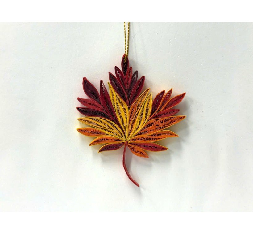 Paper quilling Maple leaf ornament - style 2