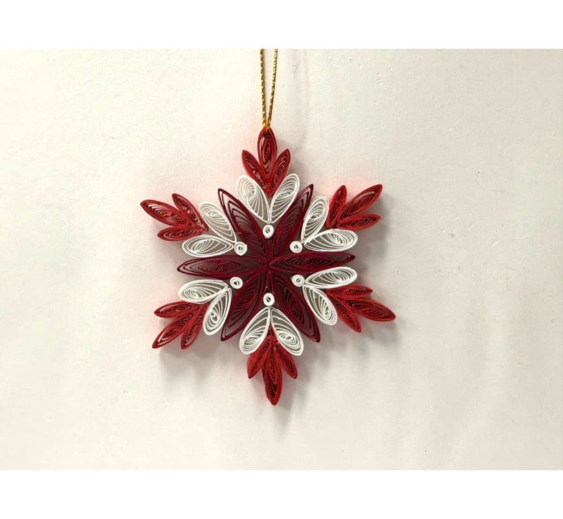 Paper qulling ornament, snowflake red tone